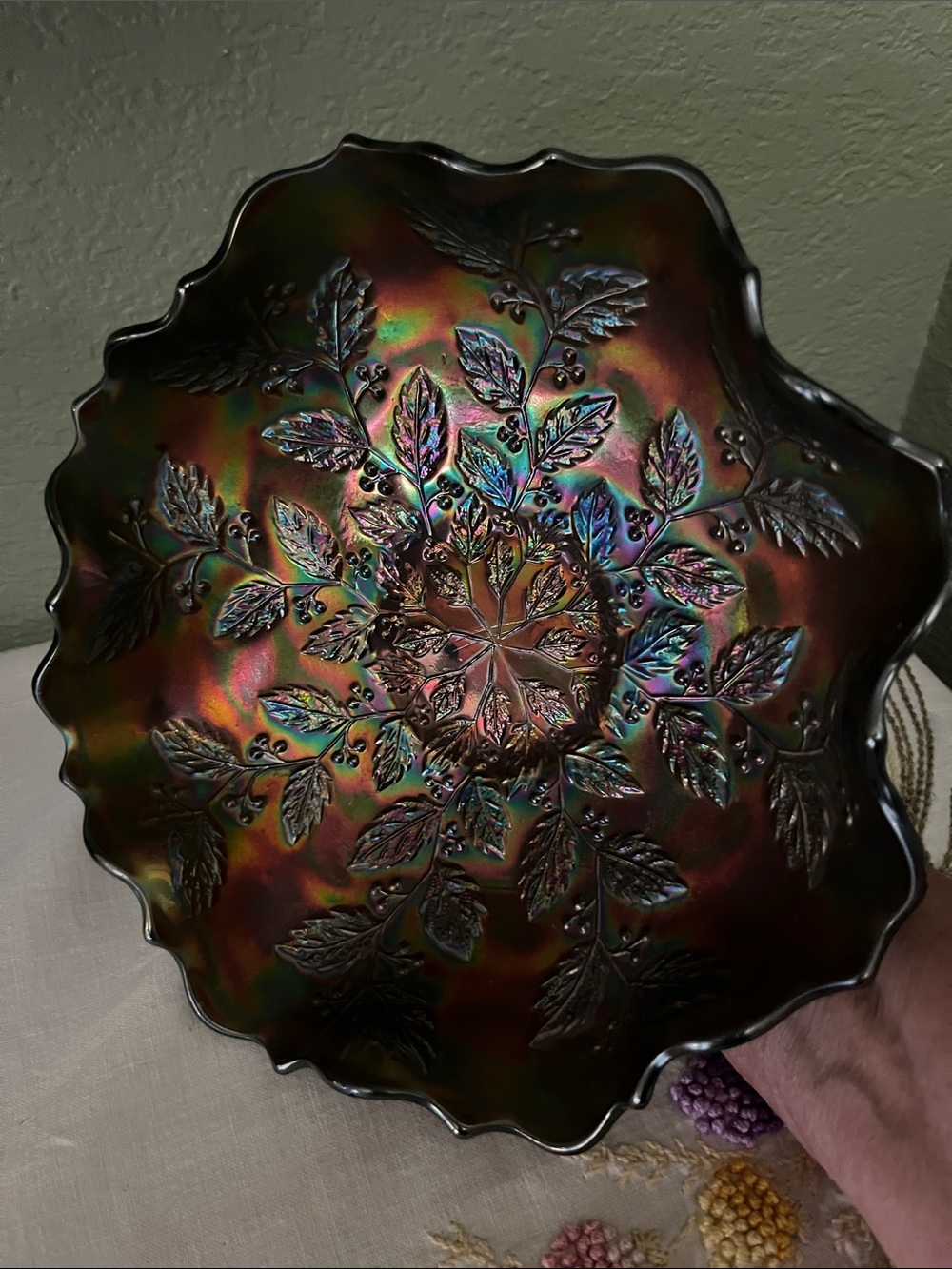 Antique Fenton Electric Blue Holly & Berry Carnival Glass Ruffled Bowl 9”